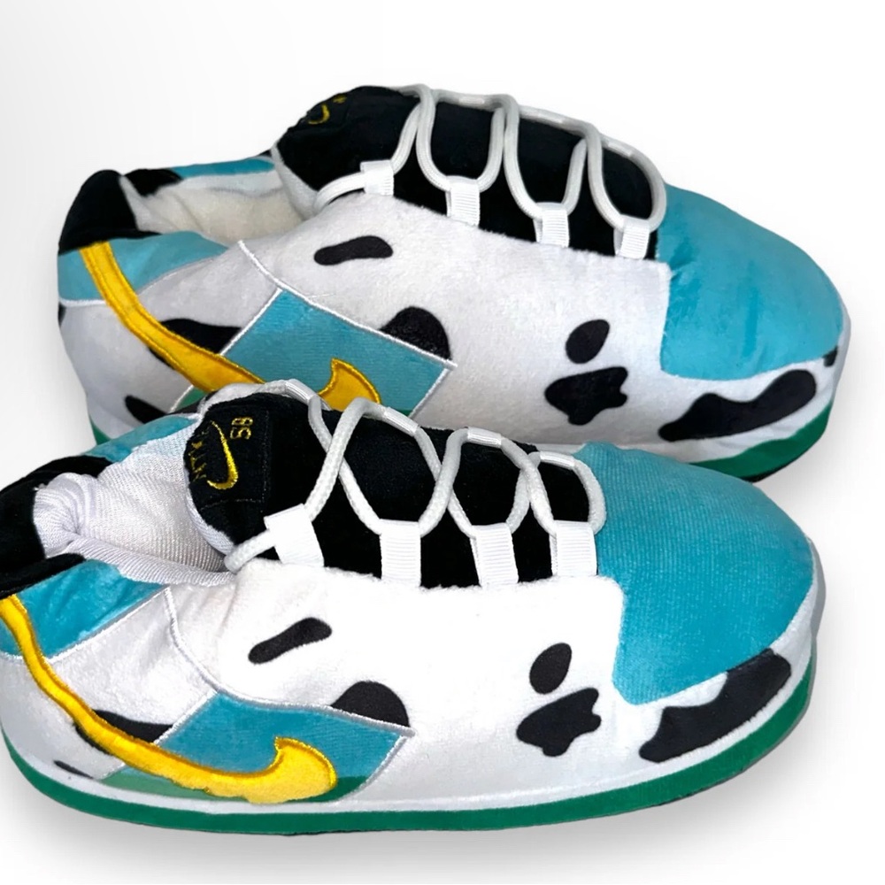 Chunky dunk slippers one size fits all